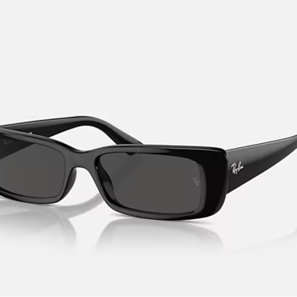 Ray-Ban Black Rectangular Sunglasses